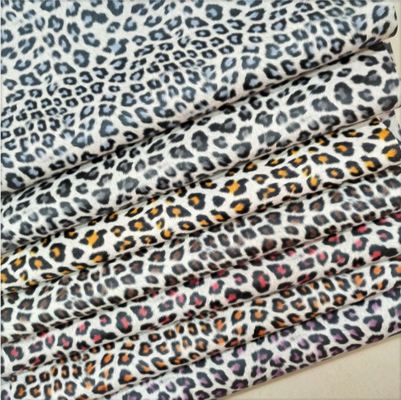 Sprzedaż hurtowa Pvc Leopard Drukowana Sztuczna Skóra Sztuczna do torebki Notebook Telefon Szkła Stołowa Matka Sztuczna Tkanina Skóra