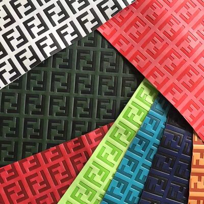 Customized PU Vinyl Fashion Color-Change Embossed Synthetic Leather Fabric for Furniture for Shoe Bags Table Mats Sofa Covering