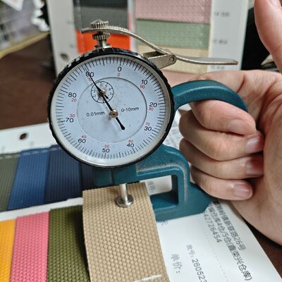 Heksagonowa tekstura koszykówki w rzeźbie PVC syntetyczna rolka ze skóry sztucznej Sztuczna skóra do torebki Meble wnętrze samochodu
